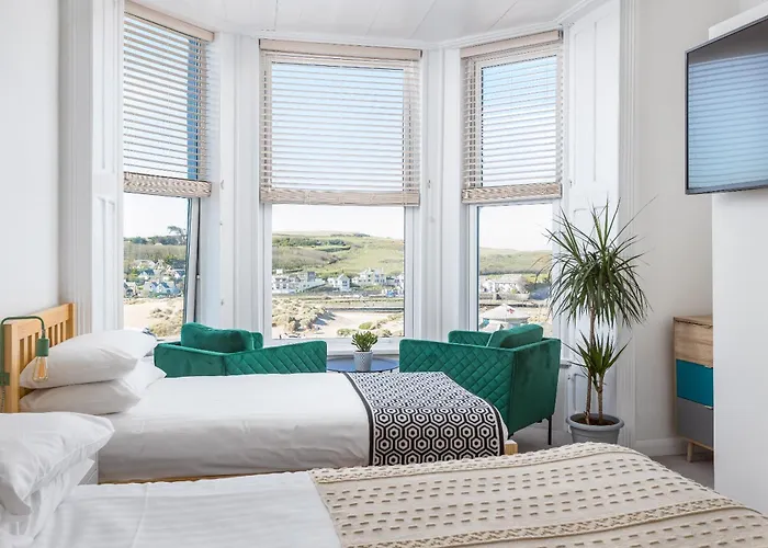 The Edgcumbe Hotel & Deck Restaurant