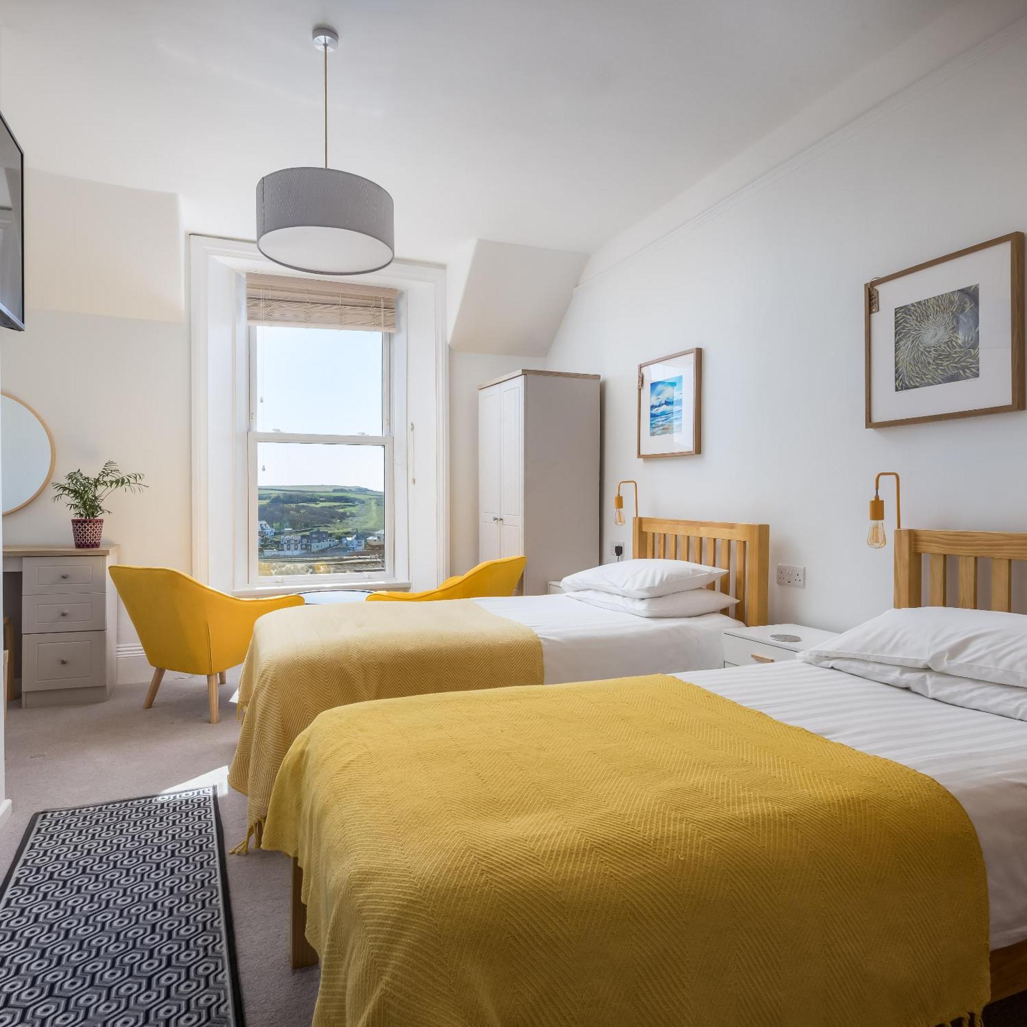 The Edgcumbe & Deck Restaurant Guest house Bude